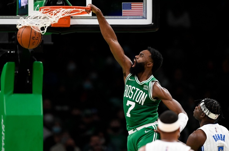 世界杯官方正版-解说：从得分手到球队领袖 杰伦·布朗还需学习 得串联好球队